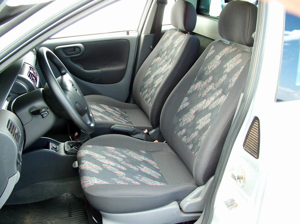 Interior da picape Montana Off Road 1.8 Total Flex, da Chevrolet. Chevrolet Montana Off Road