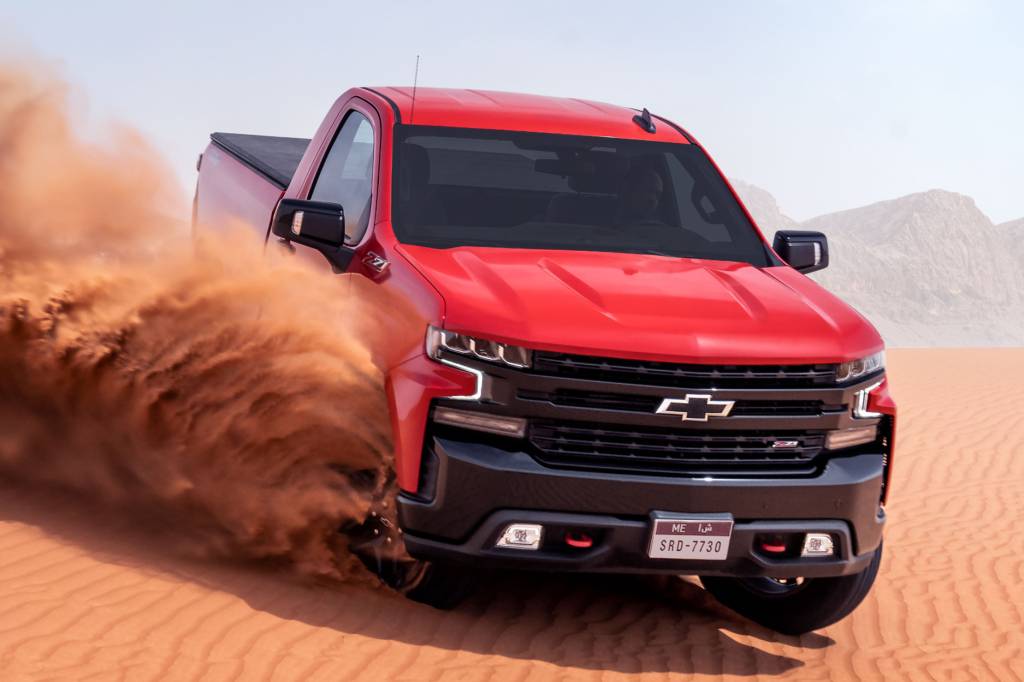 GM corta equipamento de seus carros por falta de semicondutores