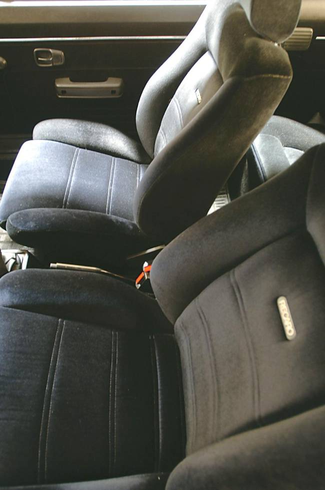 Bancos de couro Recaro, do Voyage Los Angeles, modelo 1984 da Volkswagen, de per Volkswagen Voyage Los Angeles 1984