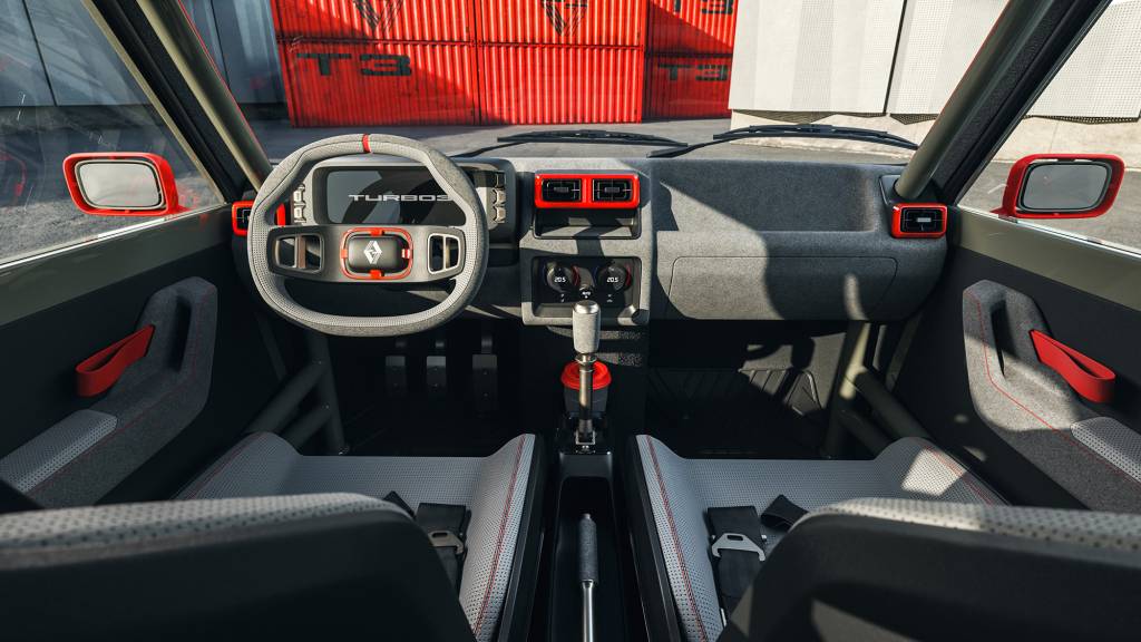 R5 TURBO 3 Interior do Renault 5 Turbo 3 visto do banco da frente
