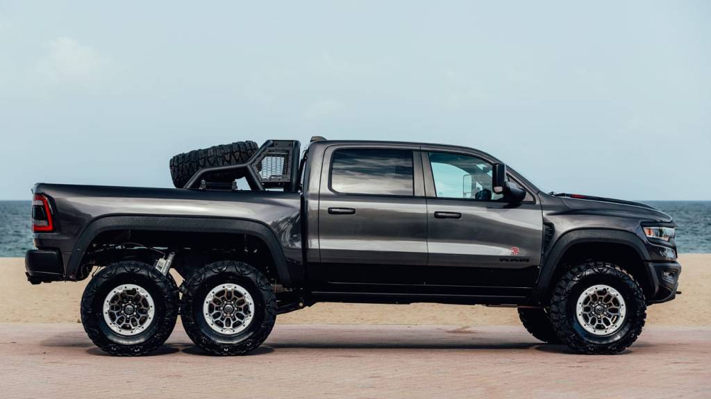RAM TRX 1500 6X6 7 RAM TRX 1500 6X6 vista de lado