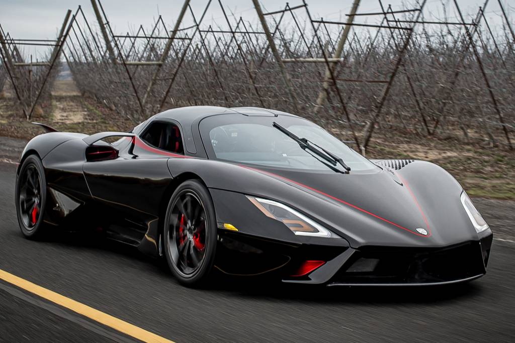 SSC TUATARA SSC Tuatara preto visto 3/4 de frente