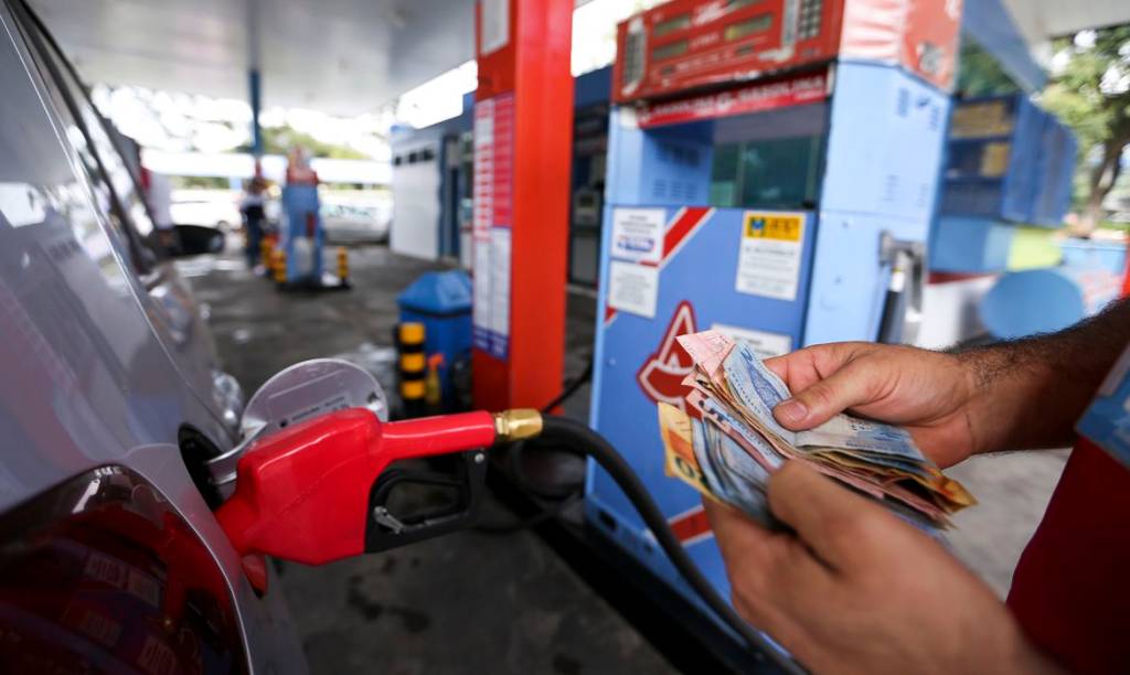 Posto de gasolina Gasolina vai ficar mais barata? A culpa é do ICMS? Especialistas explicam