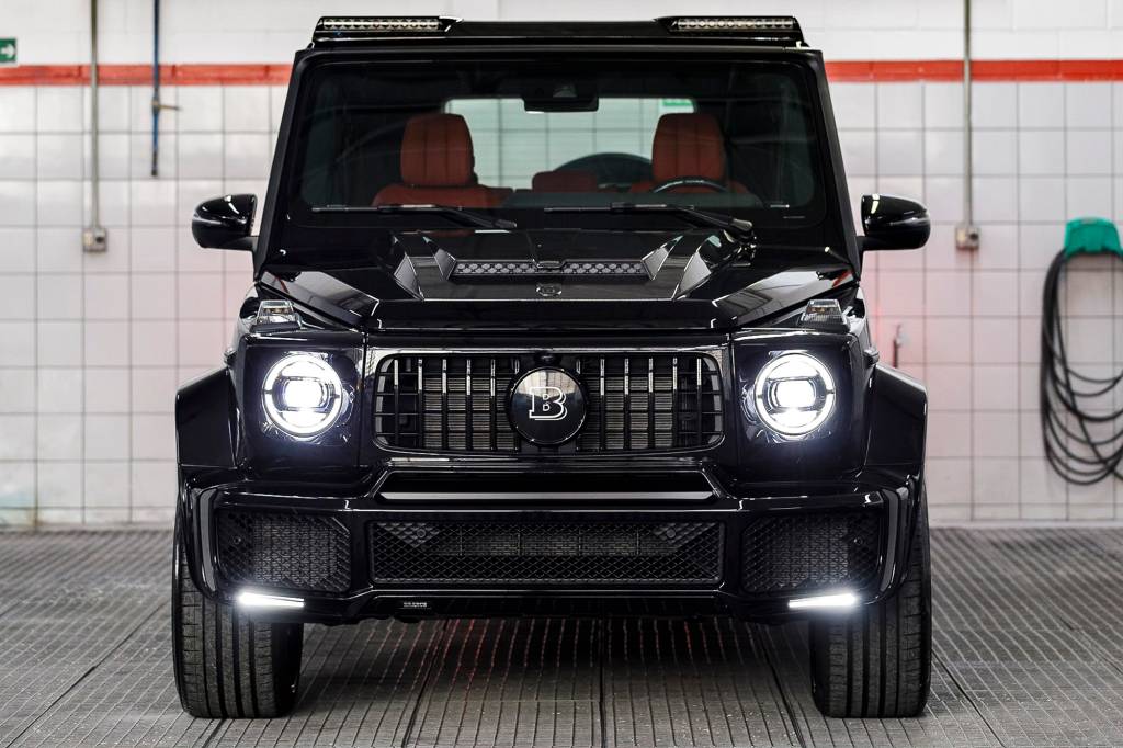 BRABUS G800 2 Brabus G800 preto visto de frente