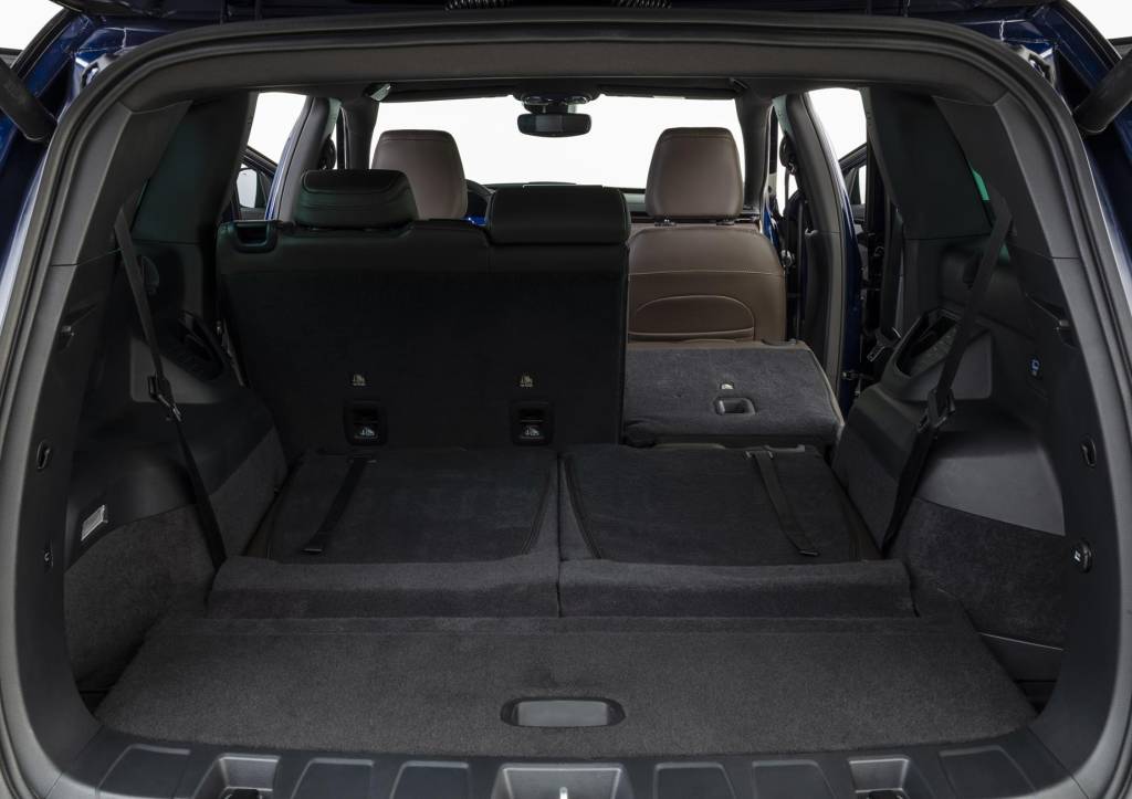 Jeep_Commander_Overland_Flex_0042 Jeep_Commander_Overland_Flex_0042