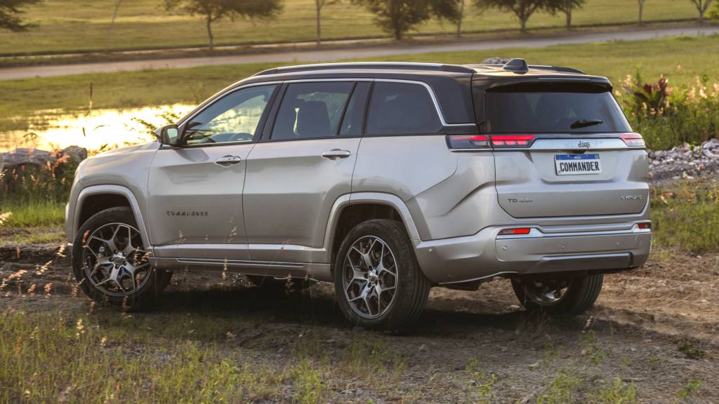 Jeep_Commander_Overland_TD4x4_0006 jeep commander