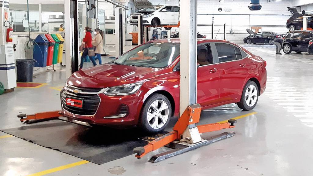 Onix Plus recebe peça paralela a preço de original na revisão de 60.000 km