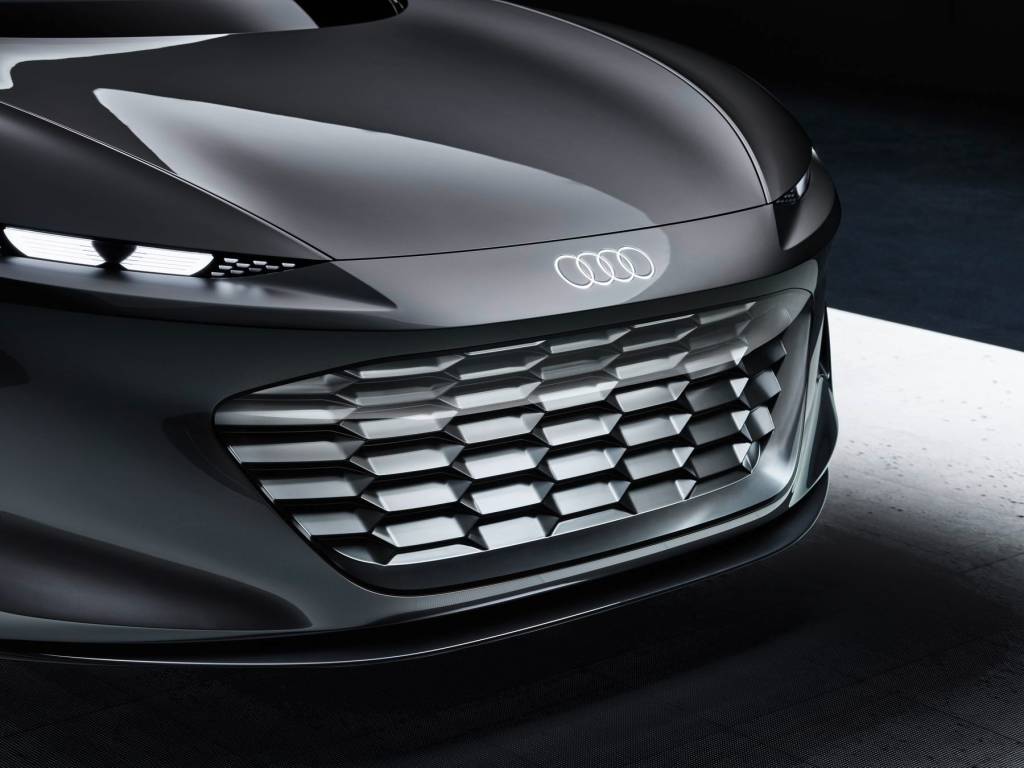 Audi Grandsphere Concept 9 Capô é pequeno mesmo para o referencial de carros bem menores
