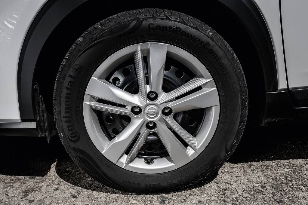 Comparativo: Nissan Kicks e Volkswagen T-Cross Comparativo: Nissan Kicks e Volkswagen T-Cross