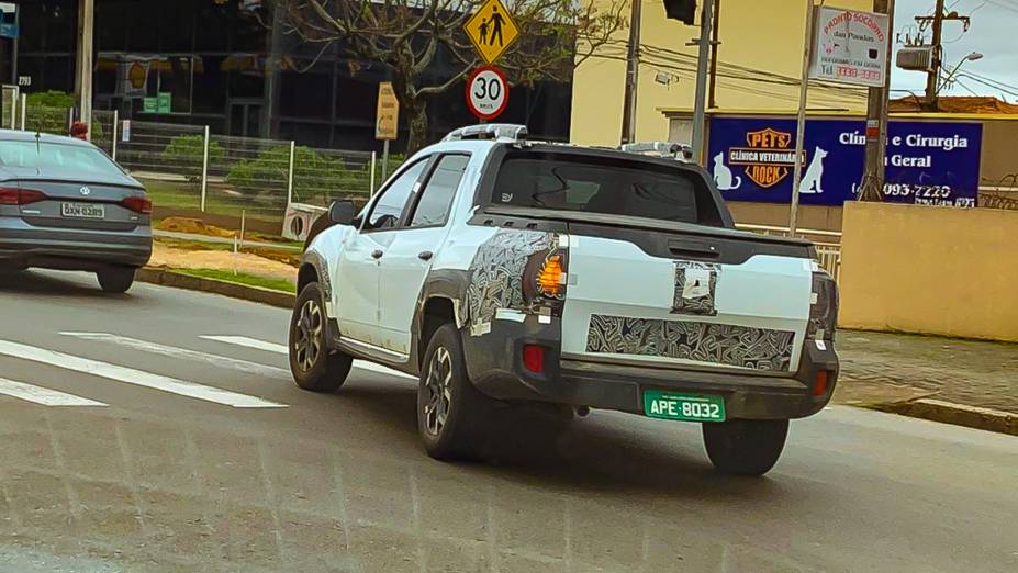 Renault Duster Oroch flagrada em Curitiba