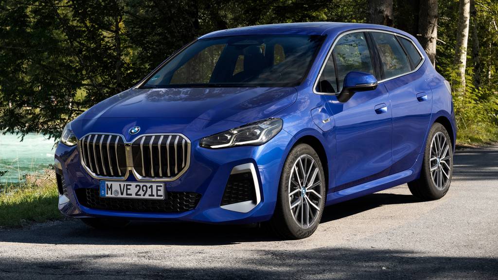 BMW Serie 2 Active Tourer (11) Versão híbrida plug-in chegará no ano que vem
