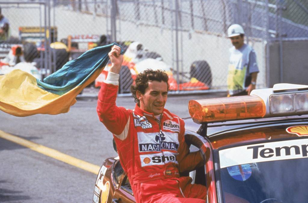 Gabriel Leone vai fazer papel de Ayrton Senna em série da Netflix