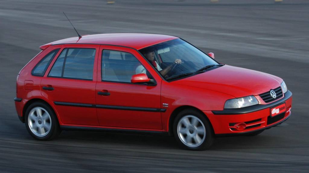 Gol 1.0 16V Turbo, da Volkswagen, testado pela revista Quatro Rodas. Gol 1.0 16V Turbo
