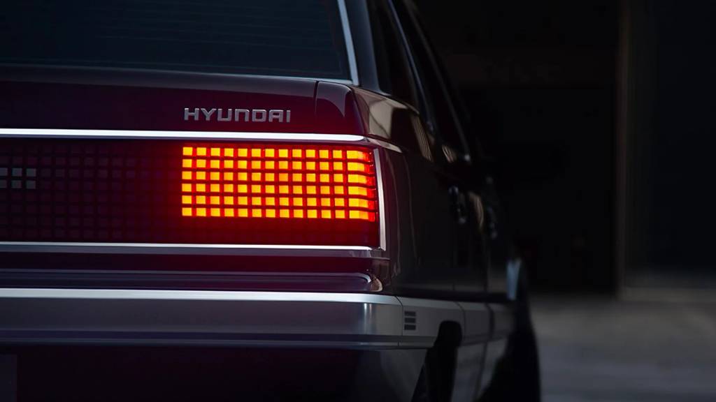 Hyundai-Grandeur-35th-anniversary-restomod Grandeur EV traseira