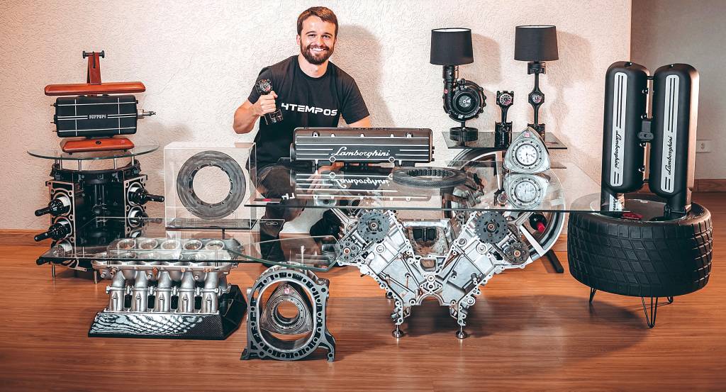 De turbo a coletor de Ferrari: ele transforma peças de carro em decoração