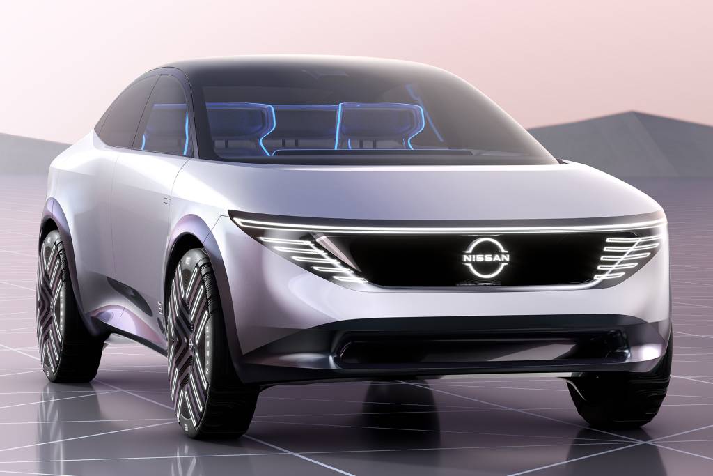 NISSAN PROTÓTIPO 5 Nissan Chill-Out prata visto 3/4 de frente