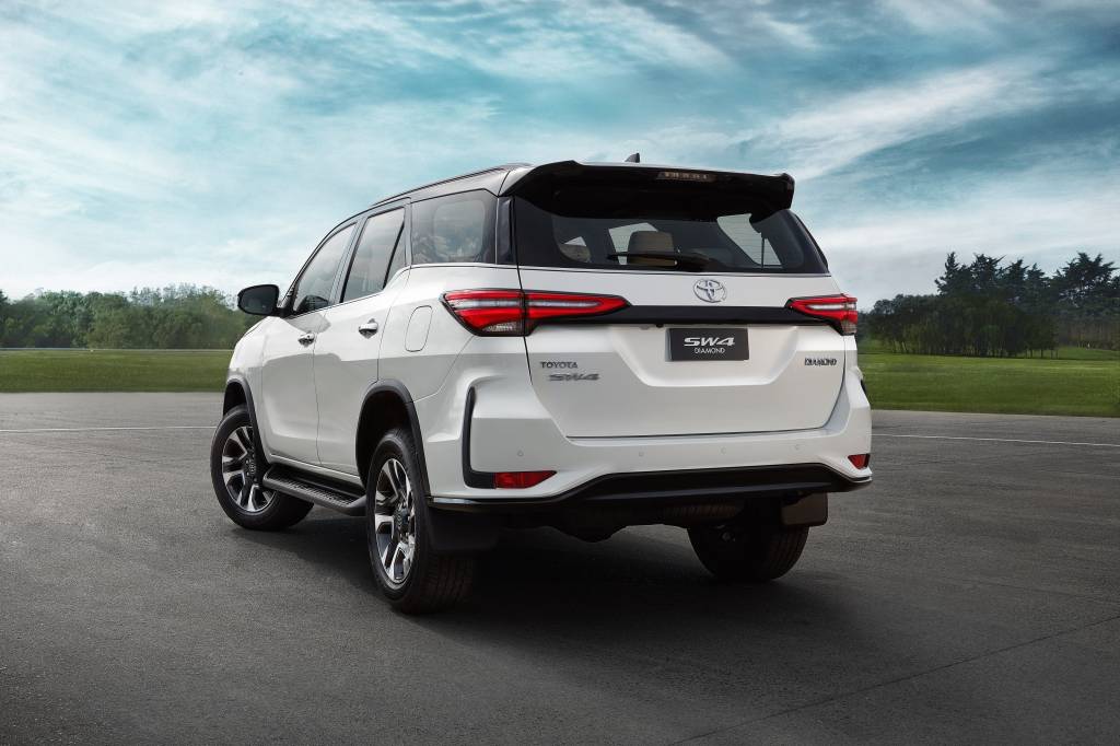 Toyota-SW4-Diamond–13- Toyota SW4
