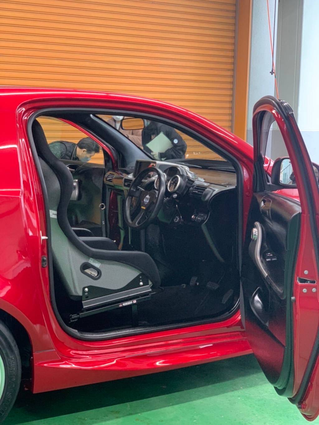 FG3IALVaAAIpcax GR Yaris JR interior