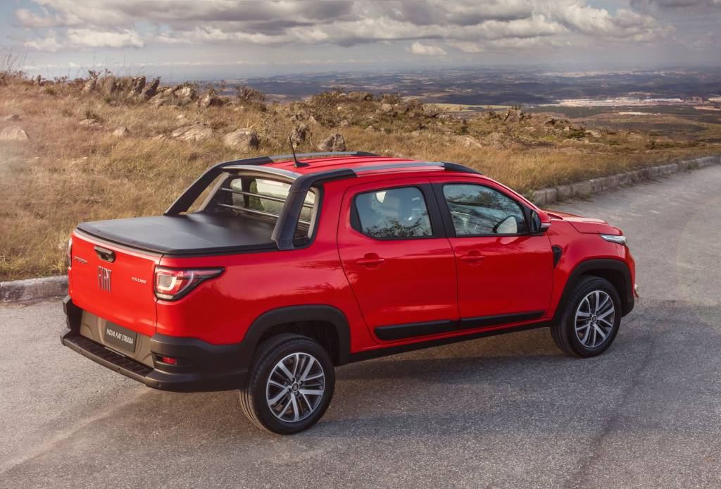 NovaFiatStradaVolcanoCD_externas4-large Fiat Strada
