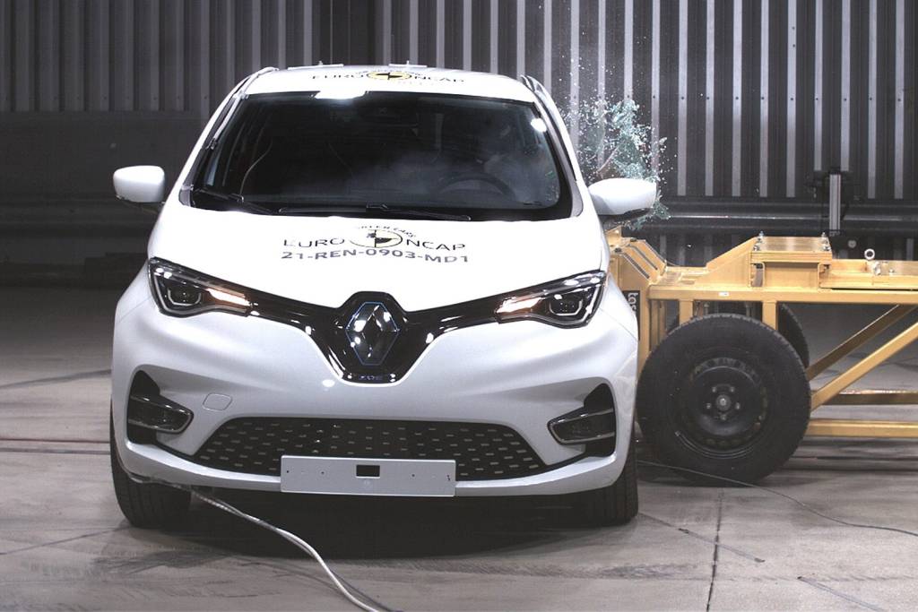 Renault Zoe vai mal e tem zero estrela em novos testes do Euro NCAP