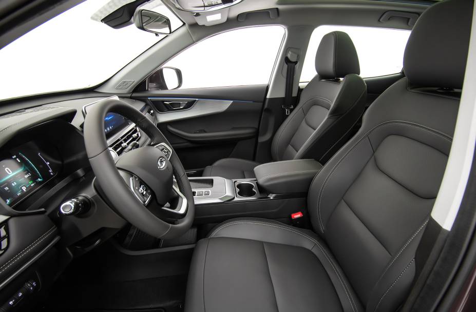 Espaço interno é digno de bons SUVs médios Espaço interno é digno de bons SUVs médios