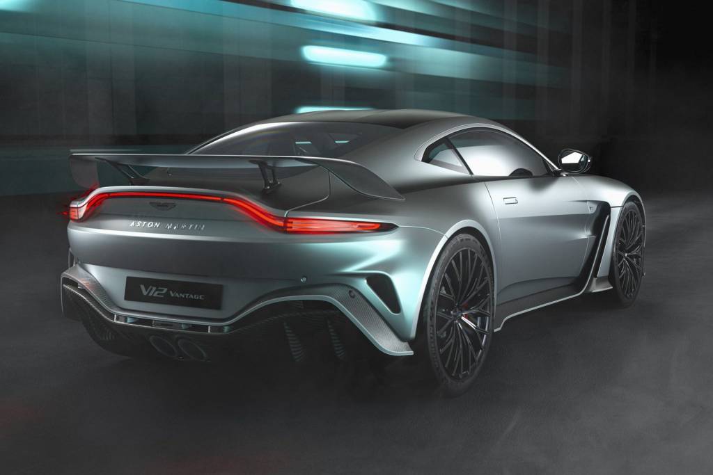 2022-Aston-Martin-V12-Vantage-2 Aston-Martin-V12-Vantage