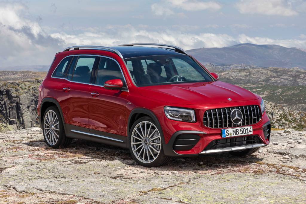 Konkurrenzlos in seiner Klasse: Der neue GLB 35 4MATIC kombiniert mit einer hohen Variabilität, viel Platz und mit hohem FahrspaßUnrivalled in its class: the new GLB 35 4MATIC combines great variability and plenty of space with sheer driving pleasure Mercedes-AMG GLB 35