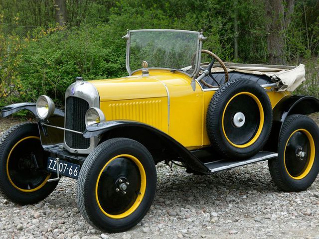 Citroën-5-CV-primer-coche-femenino-1 Citroën 5CV