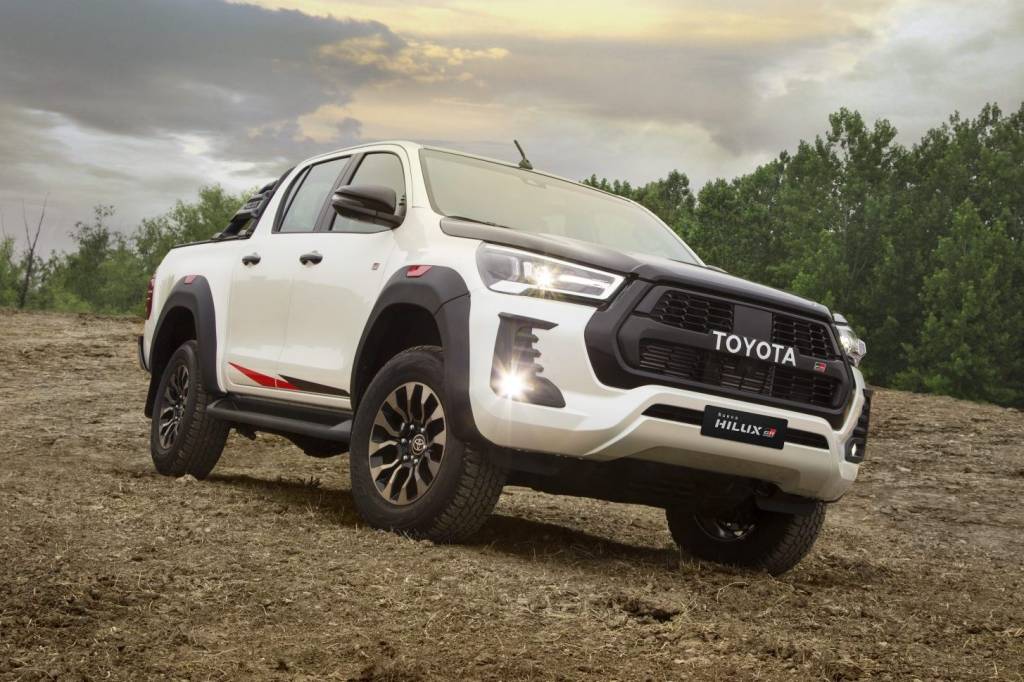 Impressões: Toyota Hilux GR-S é versão esportiva mais bruta do que parece