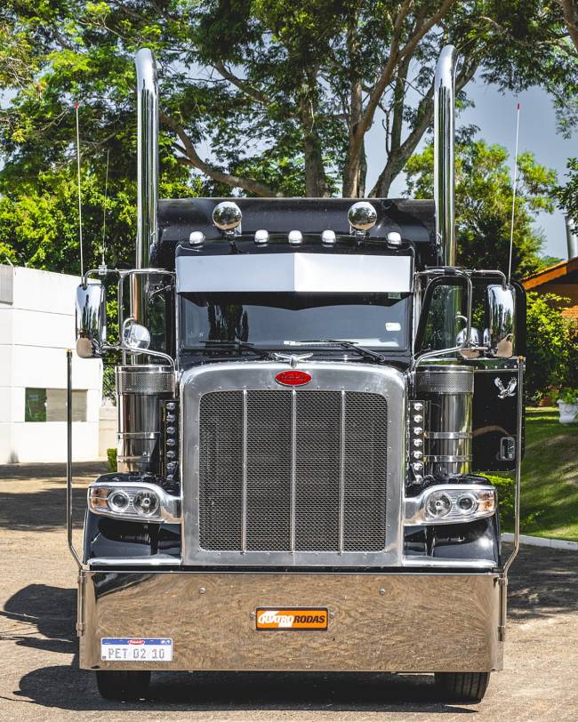 Peterbilt 389 Legendary Edition