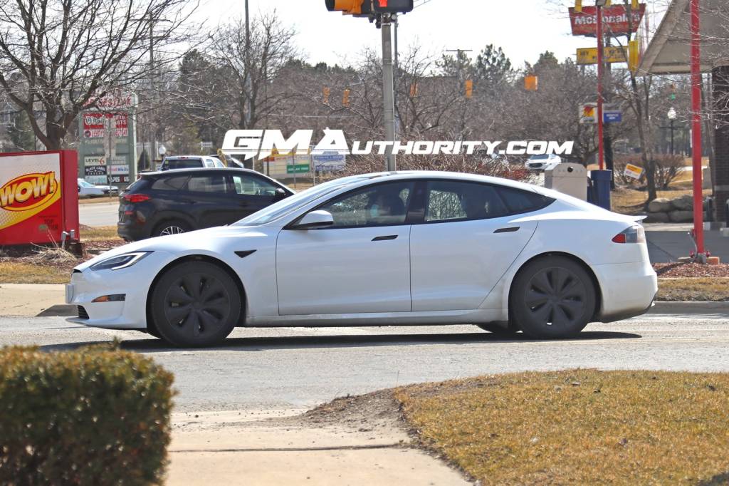 GM-Benchmarking-2022-Tesla-Model-S-Plaid-March-2022-004 Tesla Model S Plaid da foto está sendo destrinchado pela GM, com boas chances de ser por causa de sua aceleração recorde no mundo automotivo