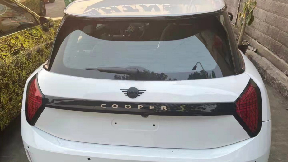 MINI-Cooper-S-EV-Leak-3_925x520_acf_cropped Traseira Mini 2023