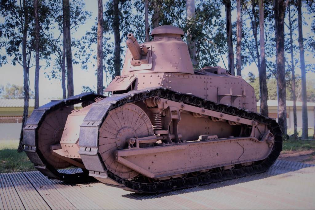 Que tal um tanque francês? Primeiro Carro de Combate do Brasil era Renault