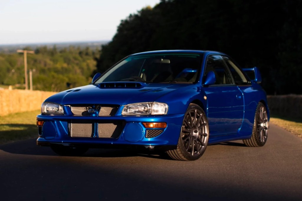 Subaru WRX STi 1998 modernizado anda como supercarro e custa R$ 3 milhões