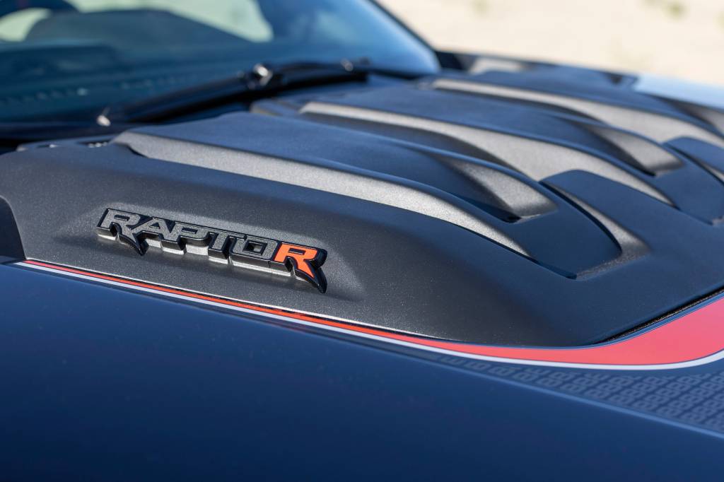2023 F-150 Raptor R exterior Capô foi modificado para melhorar arrefecimento do motor