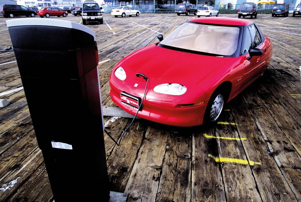 Baterias de carros elétricos carregam mais rápido quando estão viciadas?