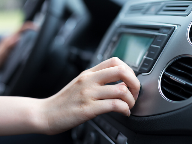 Fabricantes começam a abandonar rádio AM e a culpa é dos carros elétricos