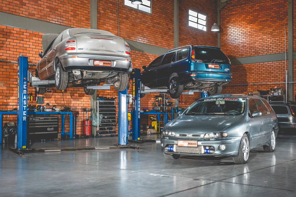 Casal especialista em Fiat Marea diz ter salvado mais de 20 de pegar fogo