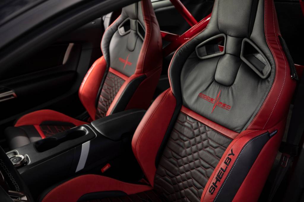 shelbygt500codered3 Bancos esportivos são destaque do interior