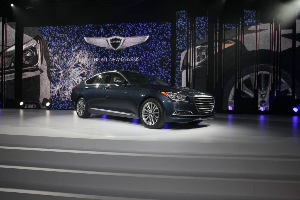 2015-Hyundai-Genesis-3 2015-Hyundai-Genesis-3