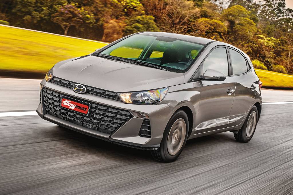 Hyundai HB20 1.0 é versão de entrada completa que faz mais de 17 km/l