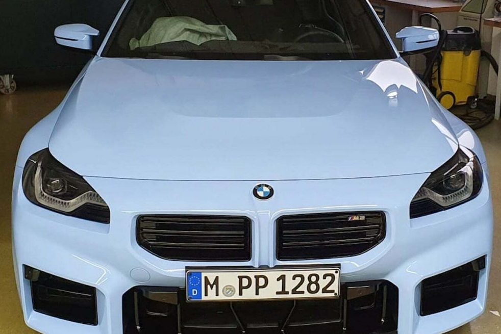BMW M2 2023 tem imagens vazadas e confirma visual polêmico