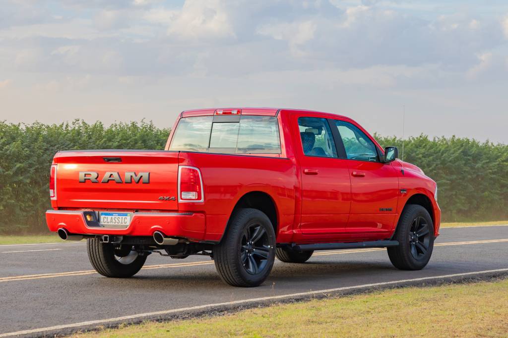 ram_classic_laramie_night_edition7-63079937041cb Ram Classic Night Edition