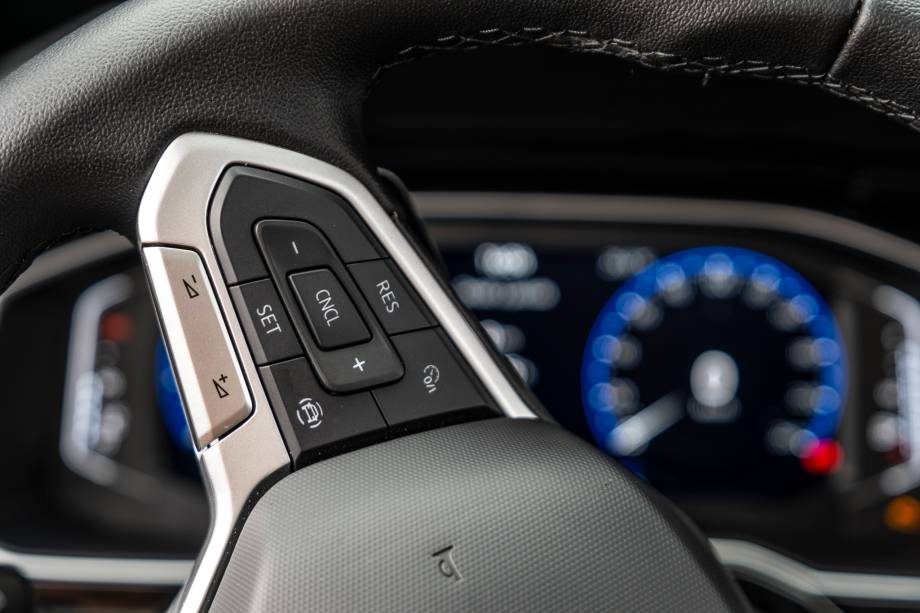 Botões relacionados aos sistemas de segurança ou não existem ou não tem função Botões relacionados aos sistemas de segurança ou não existem ou não tem função