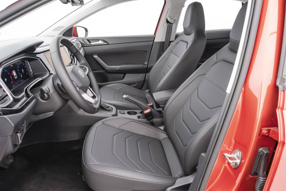 Bancos têm desenho mais atraente, mas perderam os porta-revistas Bancos têm desenho mais atraente, mas perderam os porta-revistas