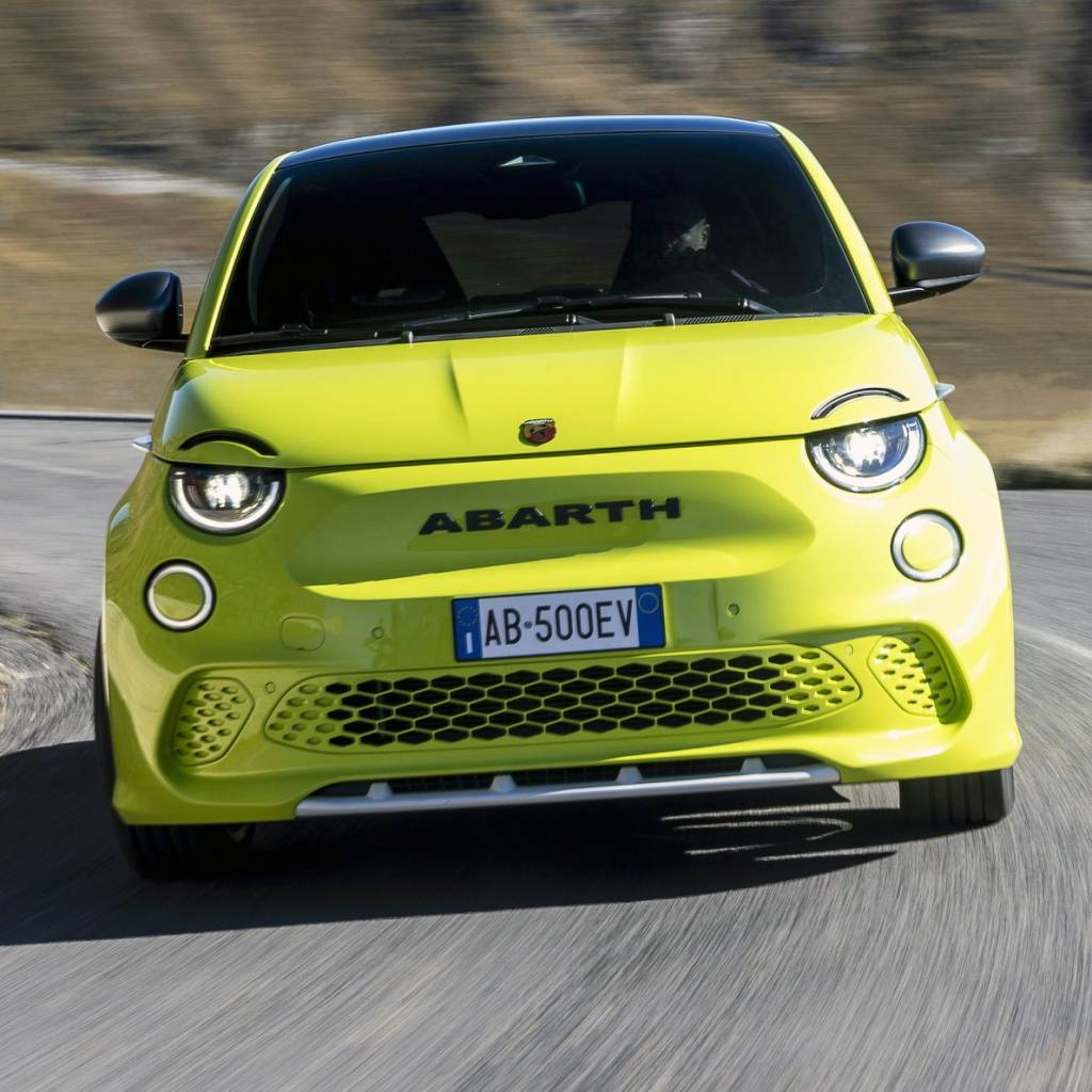 Abarth-595e-11 Abarth 500e frontal