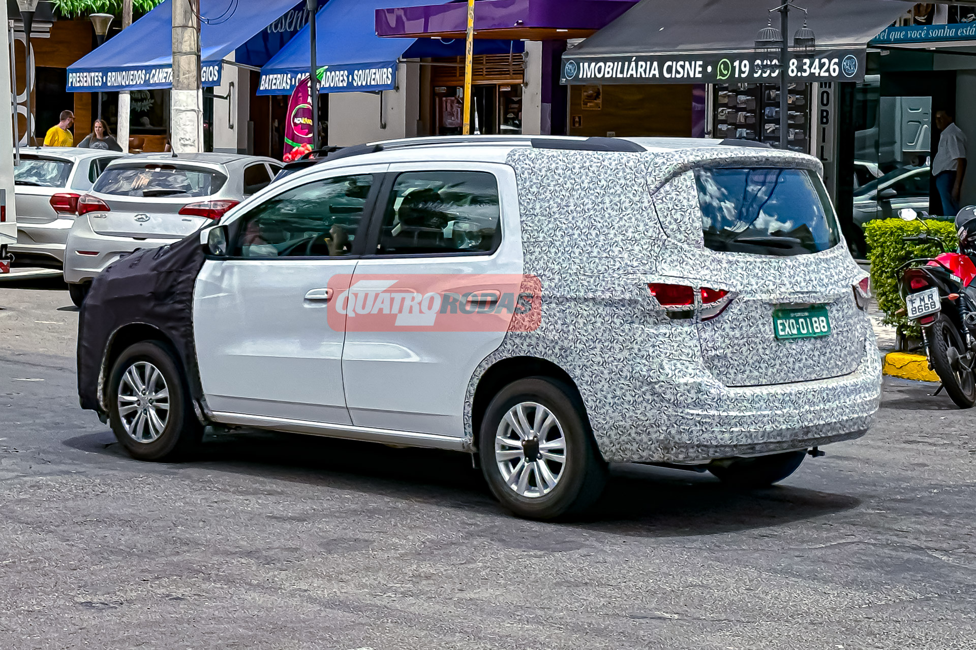 Flagra Chevrolet Spin-4