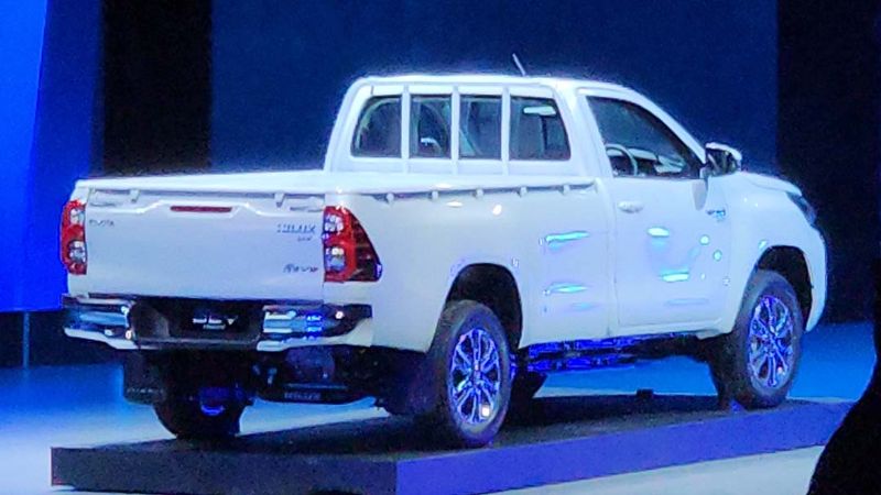 8f29f8636d6e475e8bca9e142265c634_800 Toyota Hilux elétrica
