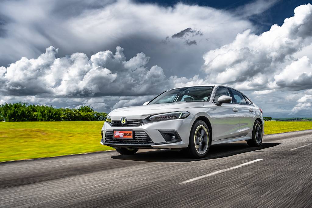 Novo Civic Híbrido anda como Si, bebe menos que Kwid e custa R$ 244.900