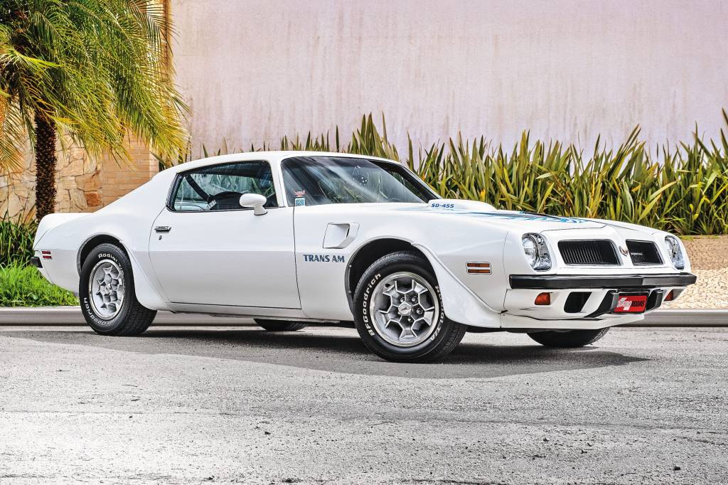 Pontiac Firebird Trans Am é lenda do cinema que superou crises do petróleo